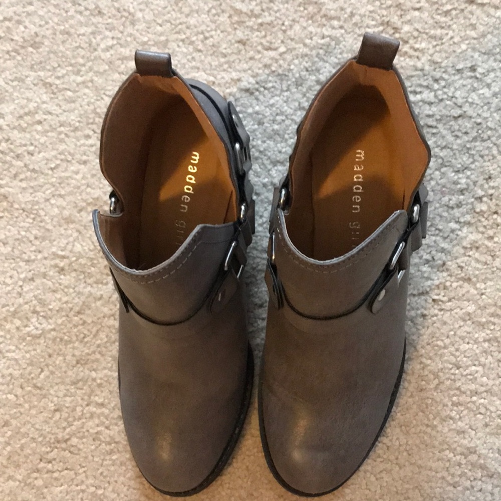 Booties - Picture 4 of 4